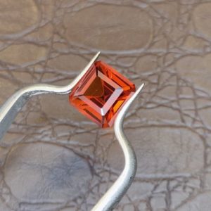 Garnet Len Nhan 11.jpg