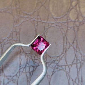 Garnet Len Nhan 41.jpg