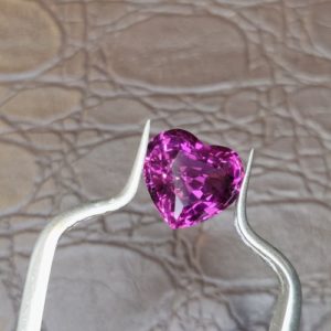 Garnet Len Nhan 5.jpg