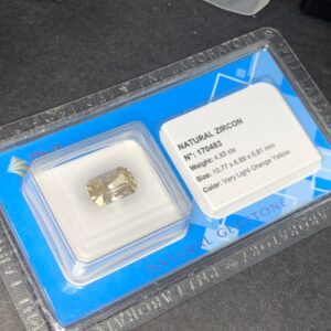 Natural Zircon 170483 (3)