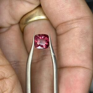 Spinel đỏ Cam Lục Yên 1,8ct
