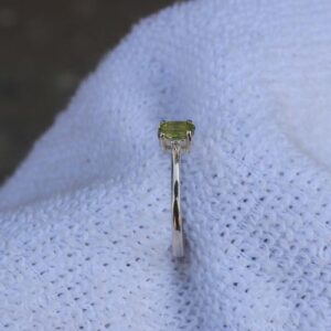 Nhẫn Nữ Vàng Trắng 14k Đá Peridot Thiên Nhiên (4)